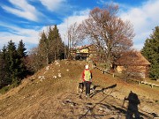 45 Dalla Madonnina della neve scendiamo al Rif. Monte Poieto